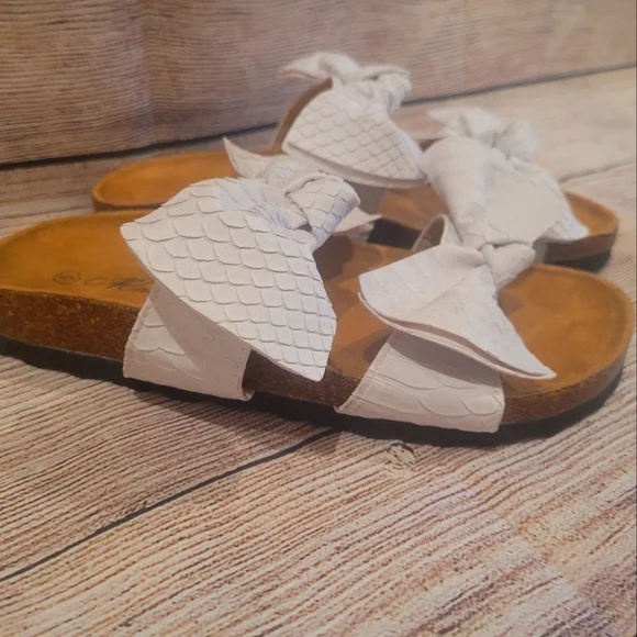 Mata Bow Sandal💞 - Picture 9 of 10